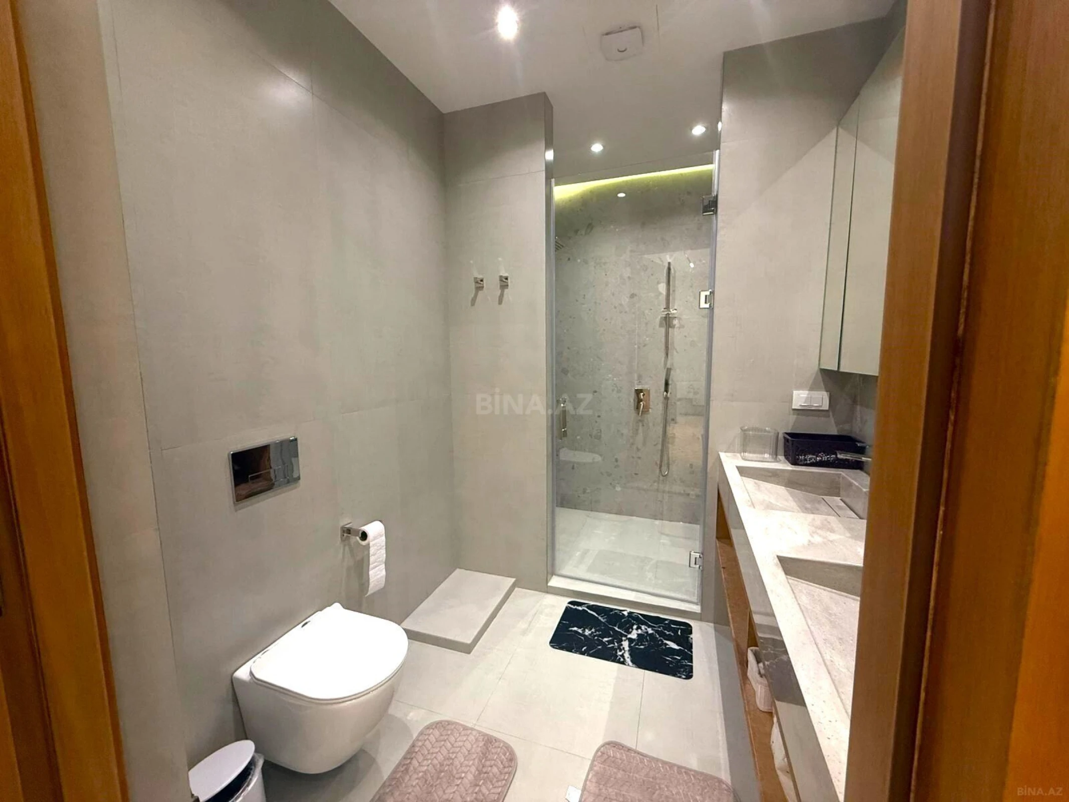 Satılır 5 otaqlı həyət evi 250 m²