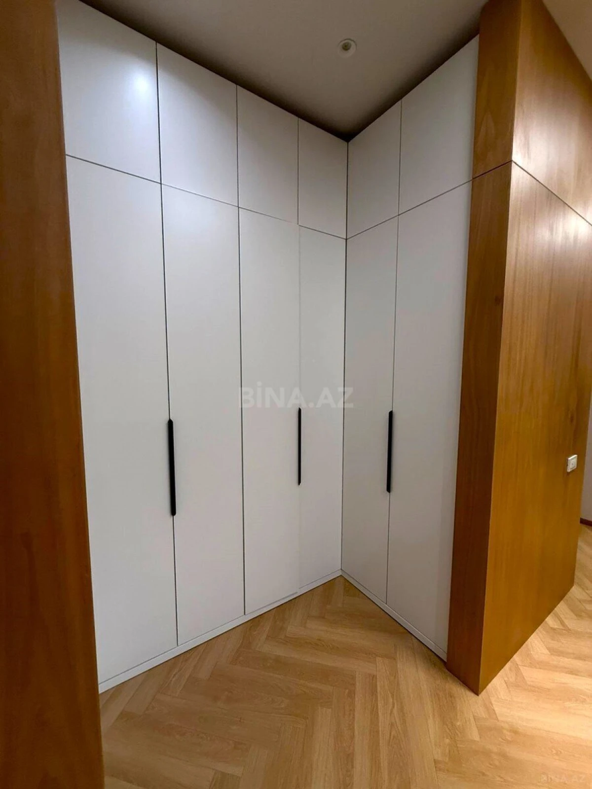 Satılır 5 otaqlı həyət evi 250 m²