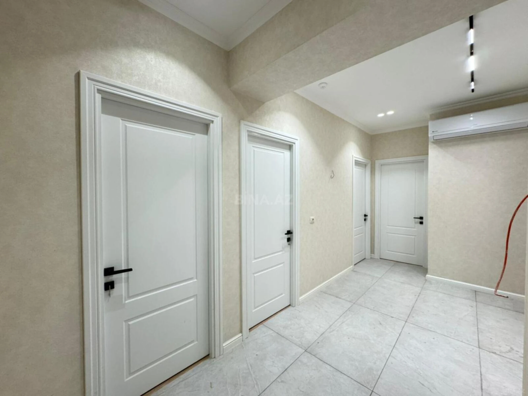 Satılır 4 otaqlı mənzil 103.1 m²