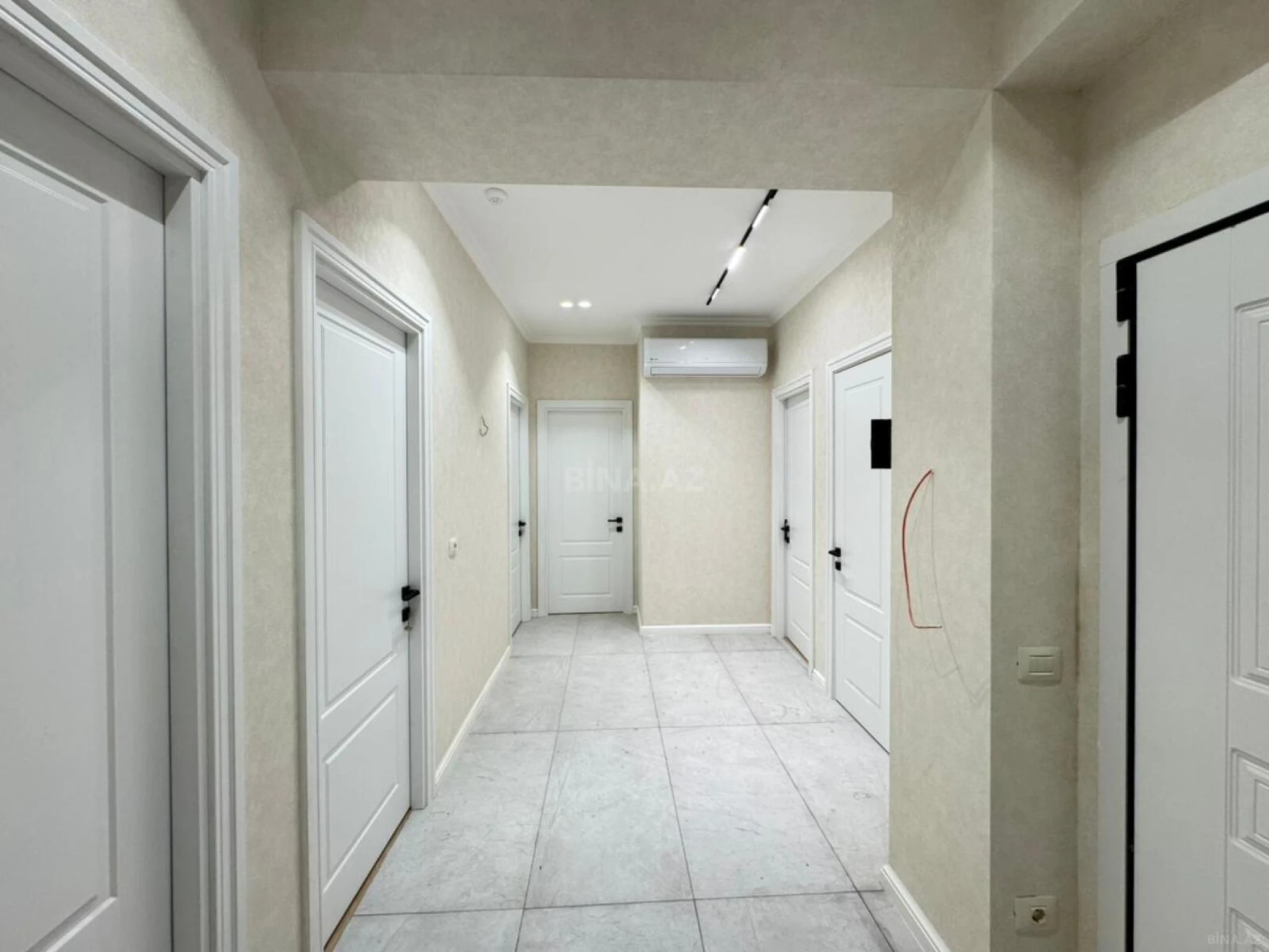 Satılır 4 otaqlı mənzil 103.1 m²