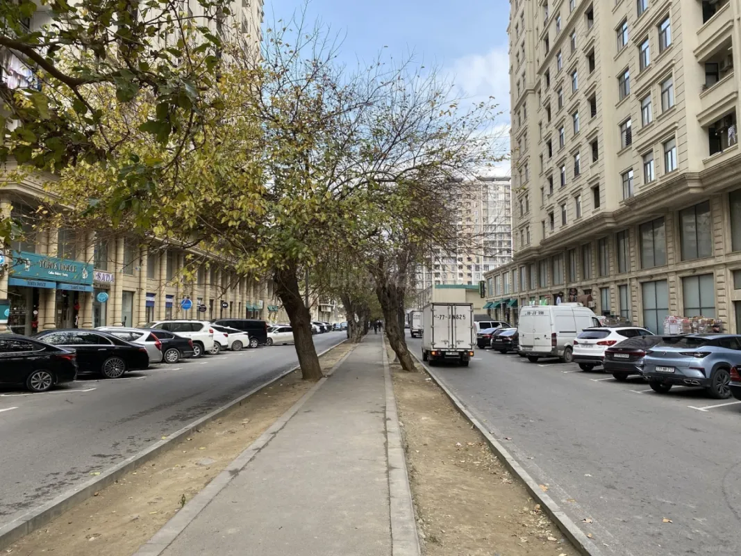 Satılır 2 otaqlı mənzil 83 m²