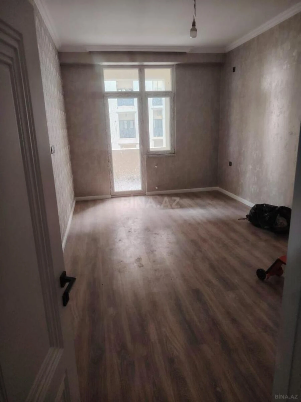 Satılır 2 otaqlı mənzil 83 m²