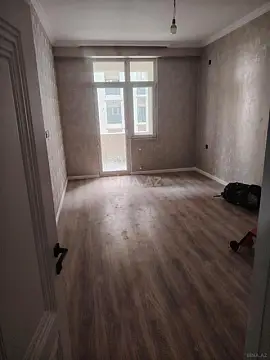 Satılır 2 otaqlı mənzil 83 m²