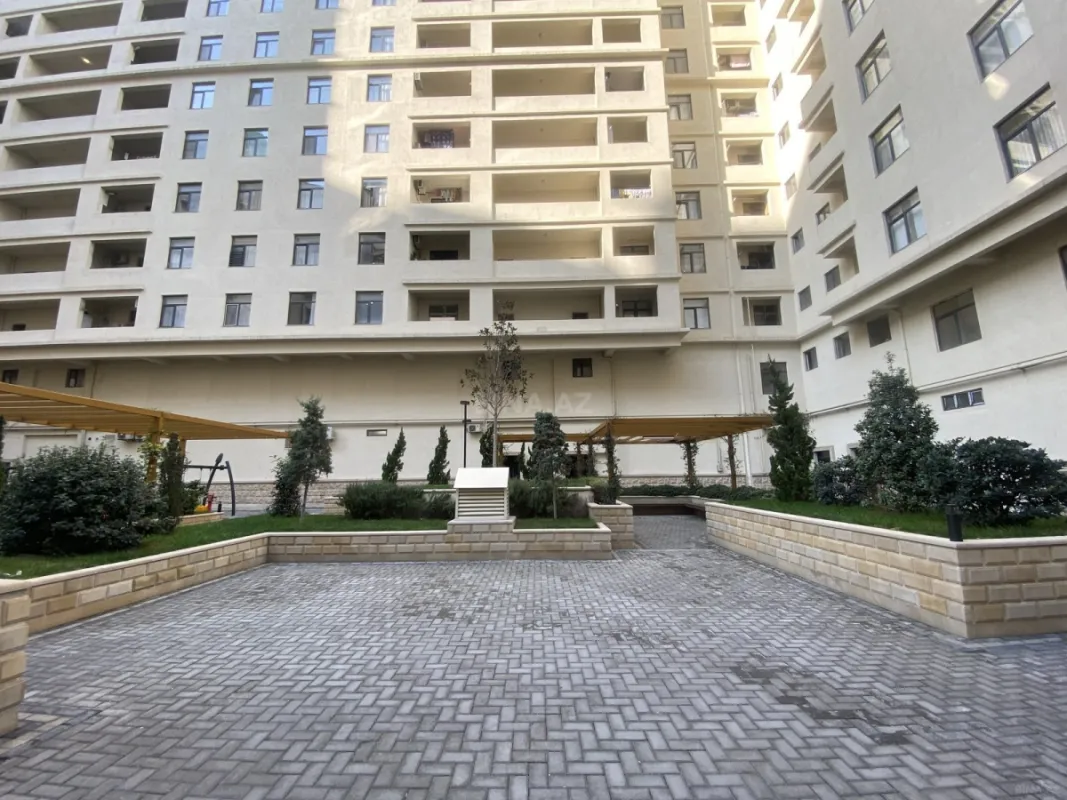 Satılır 2 otaqlı mənzil 83 m²