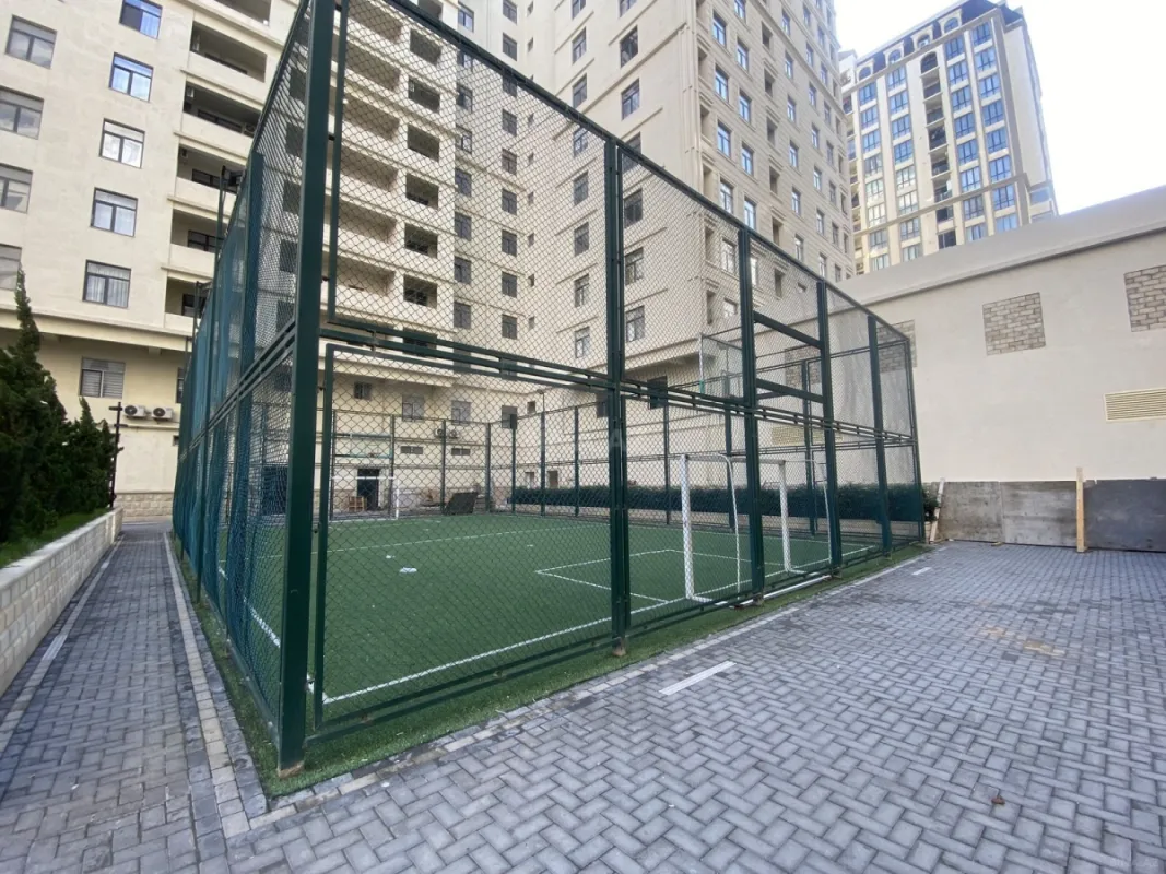 Satılır 2 otaqlı mənzil 83 m²