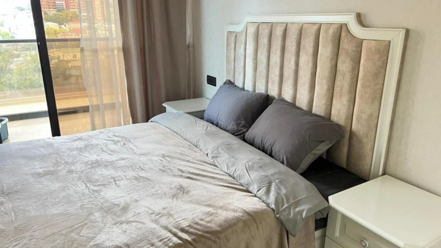 Kirayə verilir 2 otaqlı mənzil 75 m²