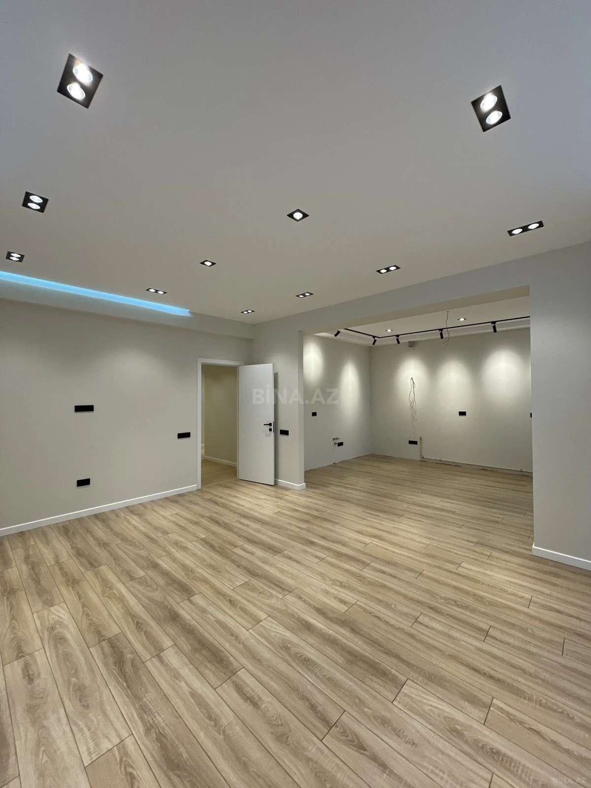 Satılır 3 otaqlı mənzil 112 m²