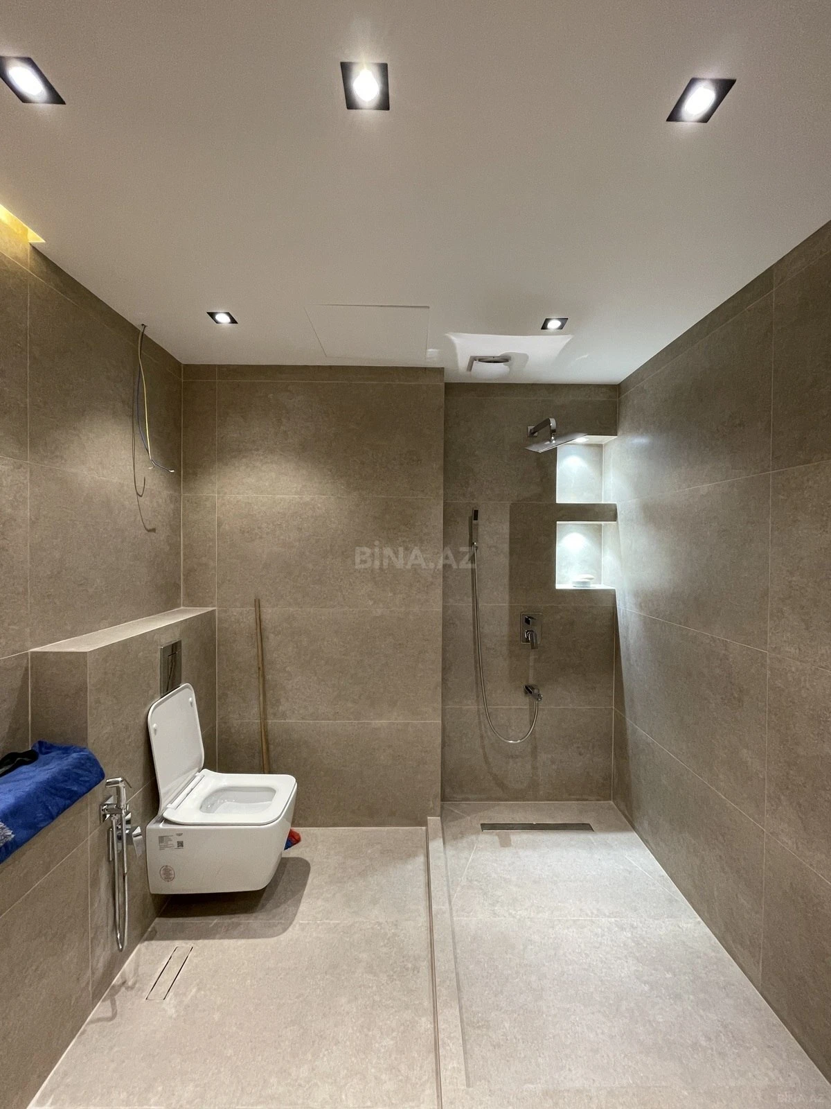 Satılır 3 otaqlı mənzil 112 m²