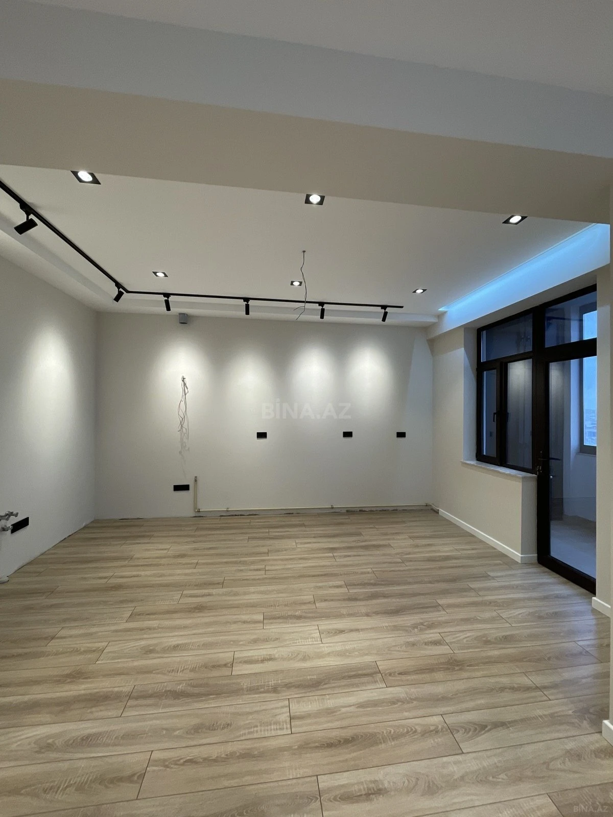 Satılır 3 otaqlı mənzil 112 m²