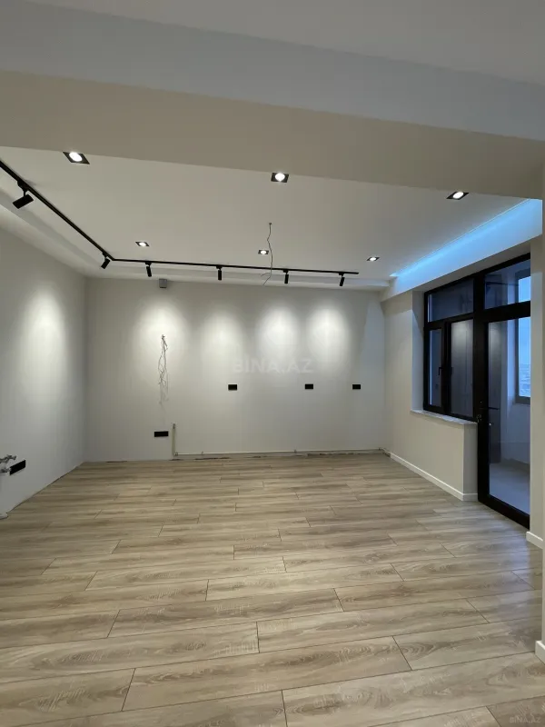 Satılır 3 otaqlı mənzil 112 m²
