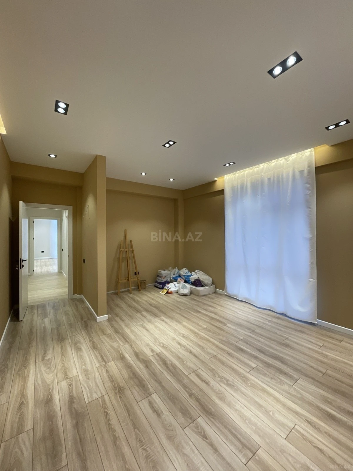 Satılır 3 otaqlı mənzil 112 m²