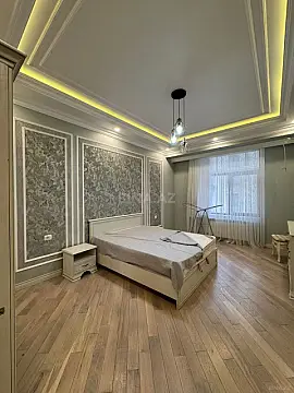 Kirayə verilir 3 otaqlı mənzil 140 m²