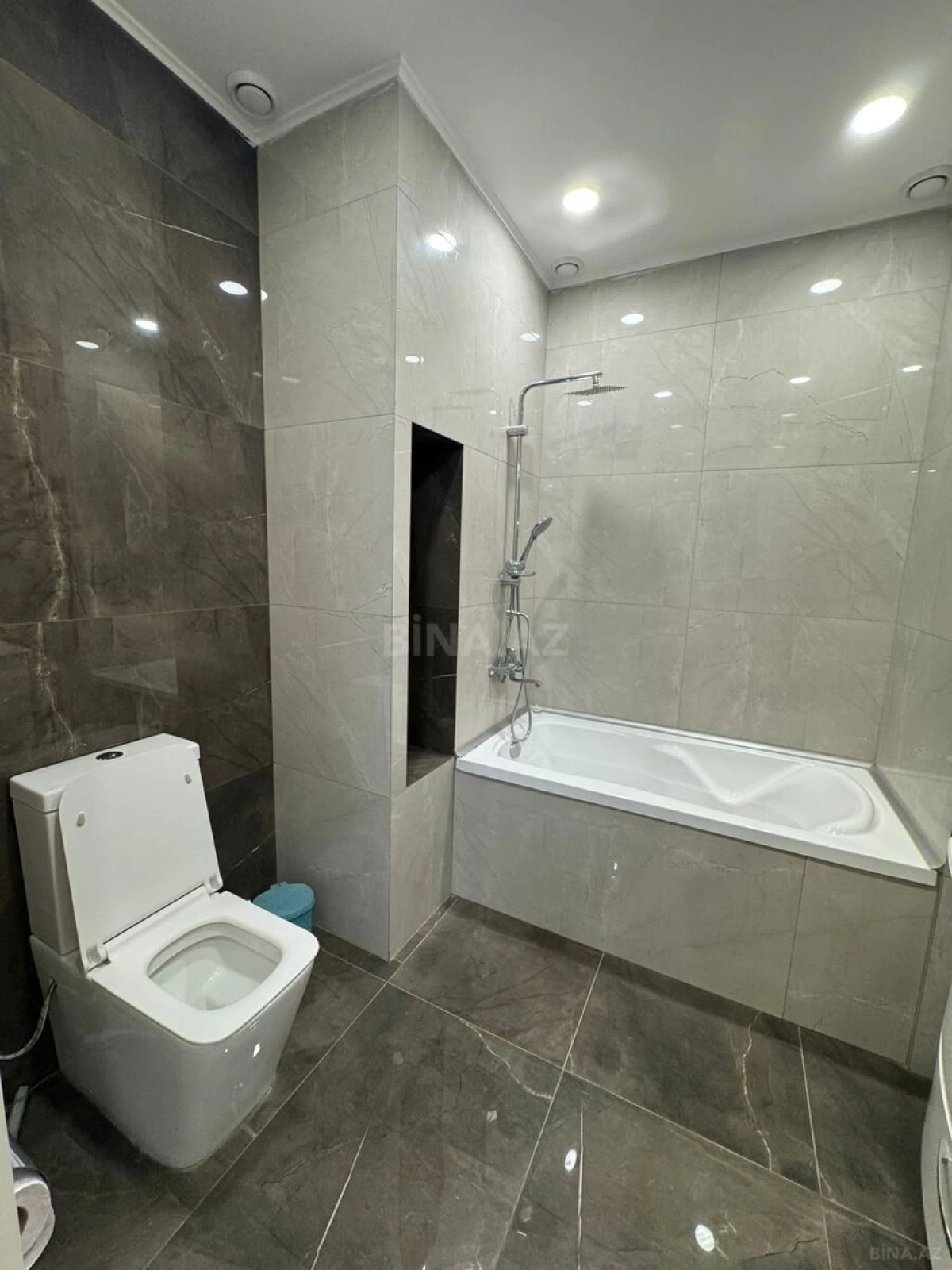 Kirayə verilir 3 otaqlı mənzil 140 m²