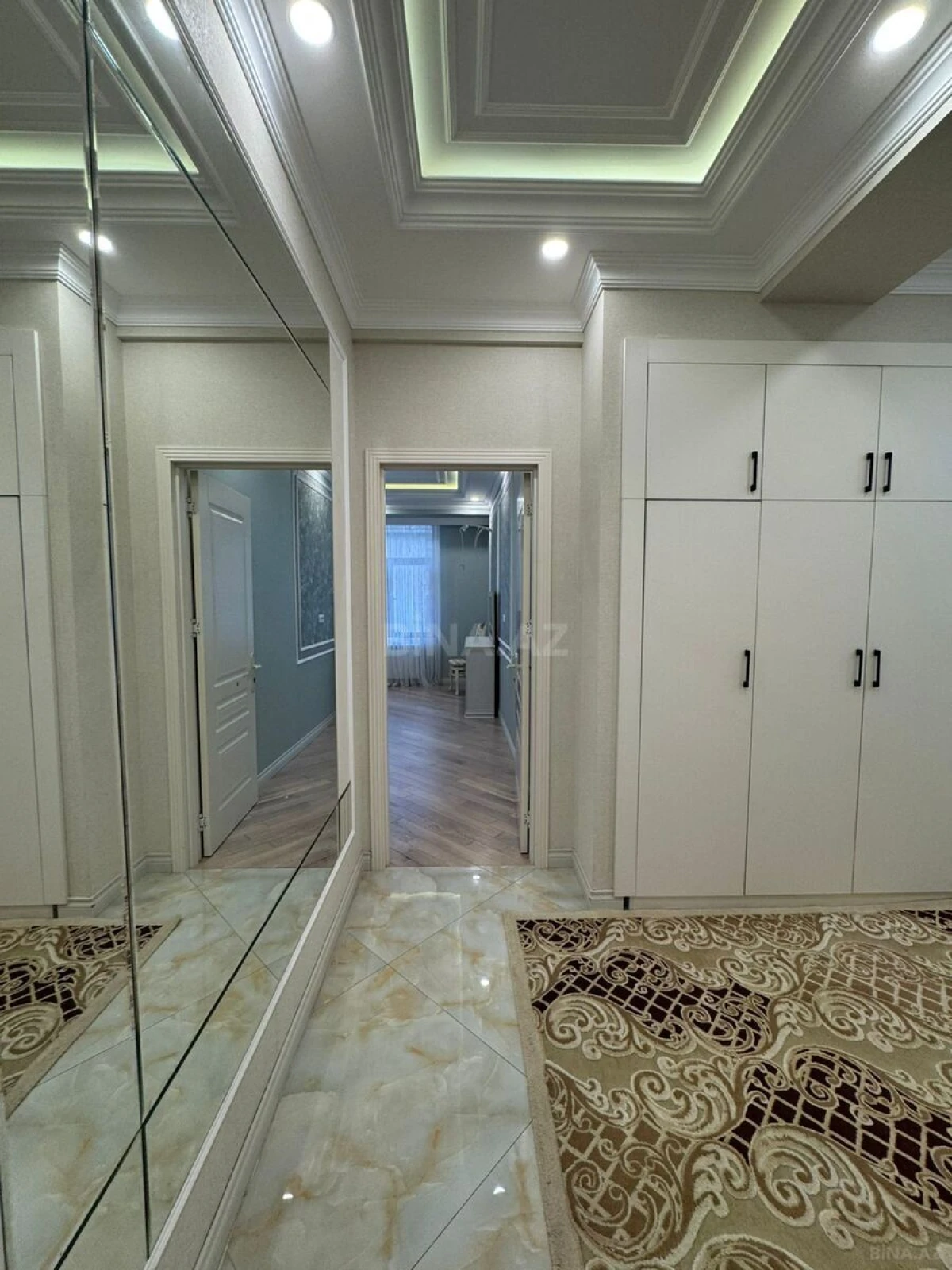 Kirayə verilir 3 otaqlı mənzil 140 m²