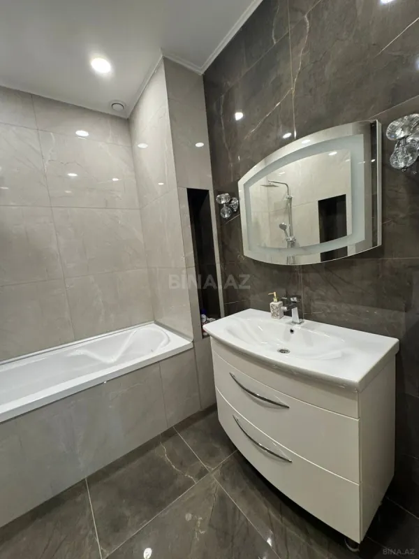 Kirayə verilir 3 otaqlı mənzil 140 m²