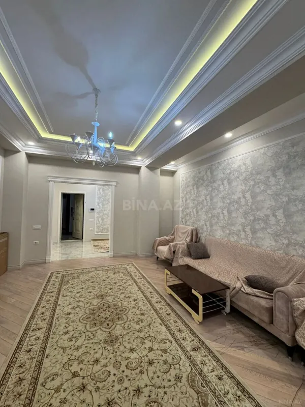 Kirayə verilir 3 otaqlı mənzil 140 m²