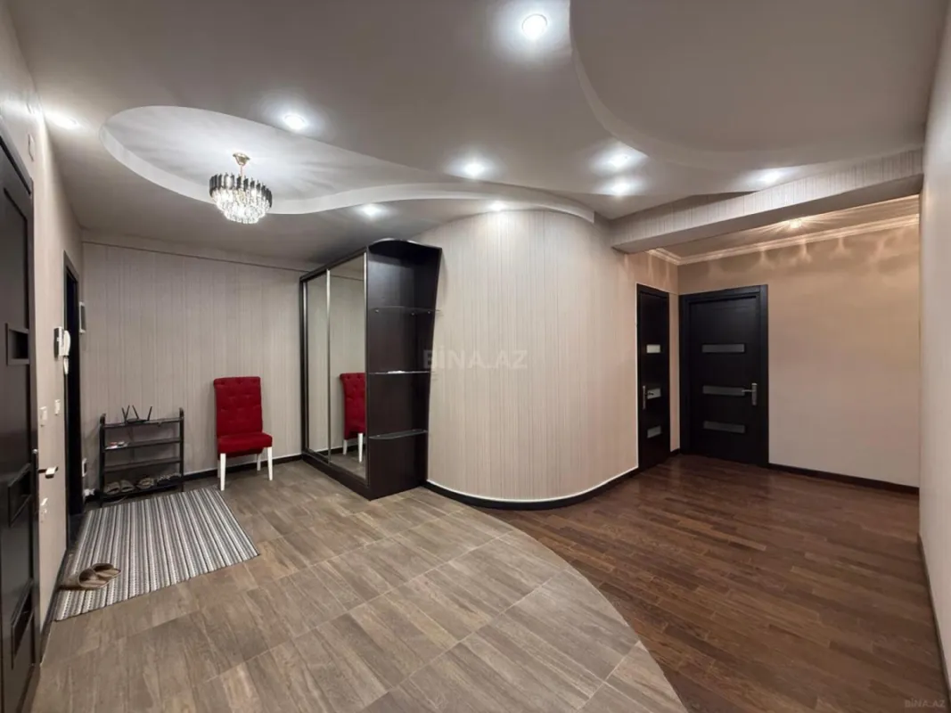 Kirayə verilir 4 otaqlı mənzil 170 m²