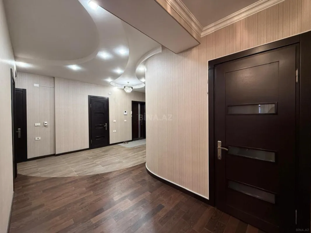 Kirayə verilir 4 otaqlı mənzil 170 m²
