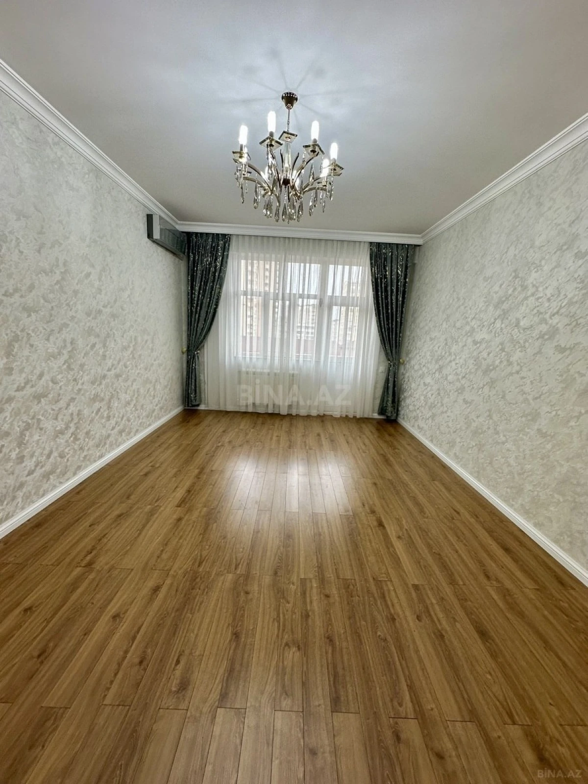 Satılır 3 otaqlı mənzil 105 m²