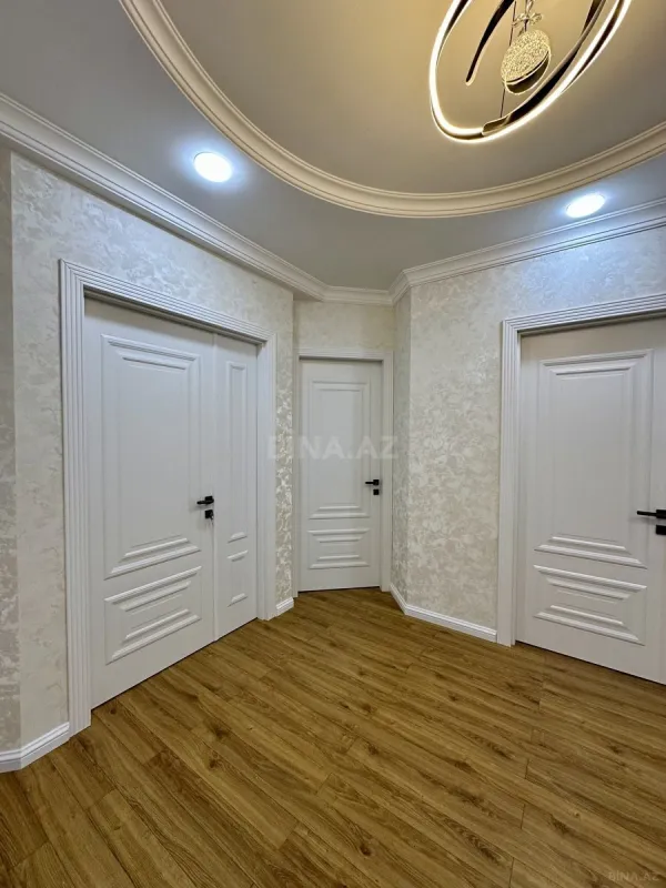 Satılır 3 otaqlı mənzil 105 m²