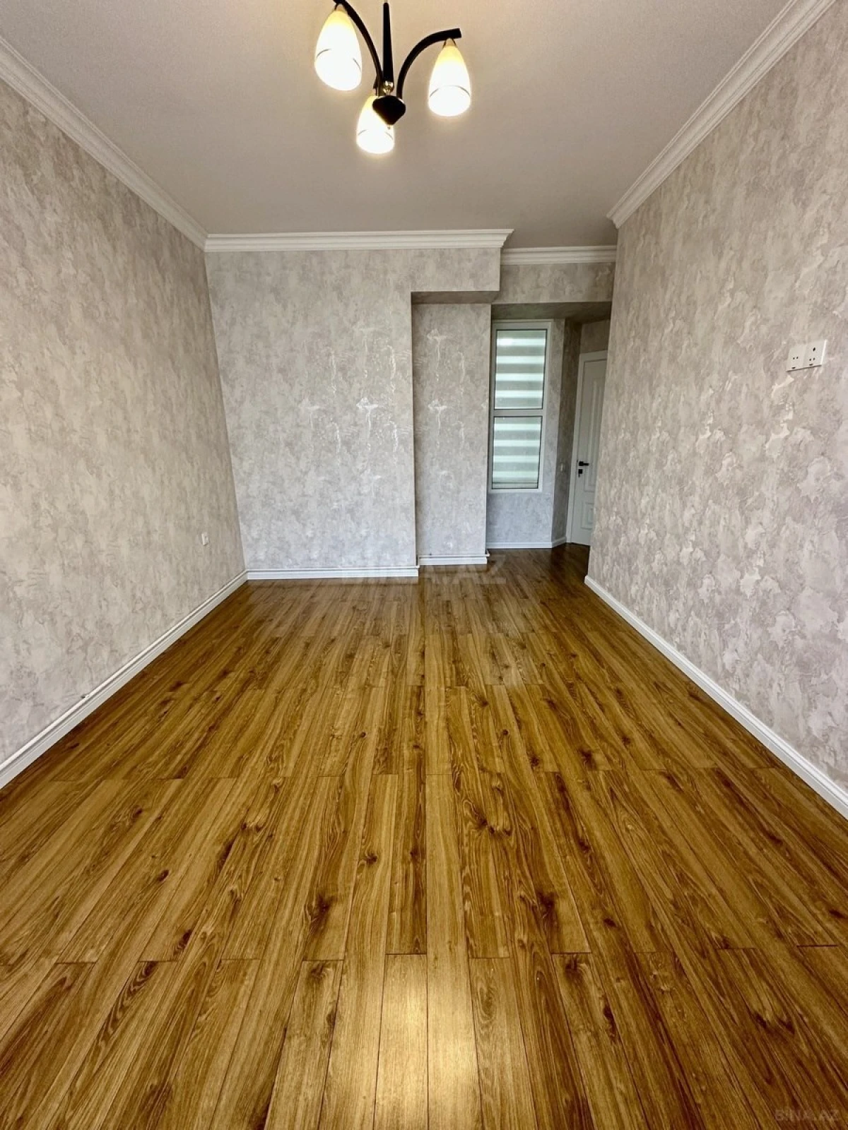 Satılır 3 otaqlı mənzil 105 m²