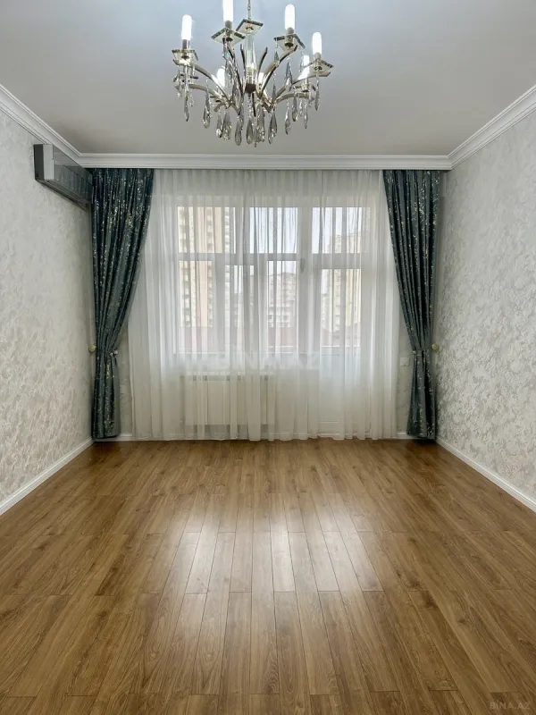 Satılır 3 otaqlı mənzil 105 m²