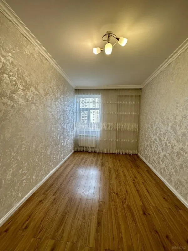 Satılır 3 otaqlı mənzil 105 m²