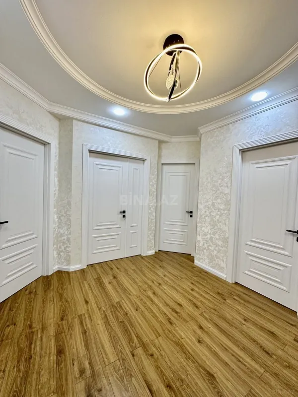 Satılır 3 otaqlı mənzil 105 m²