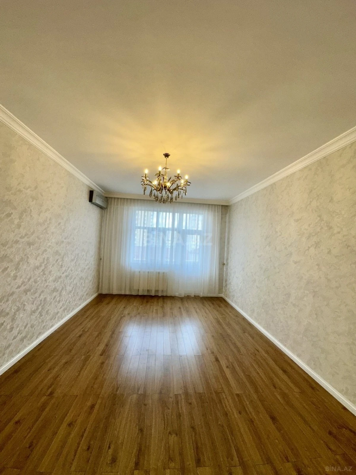 Satılır 3 otaqlı mənzil 105 m²