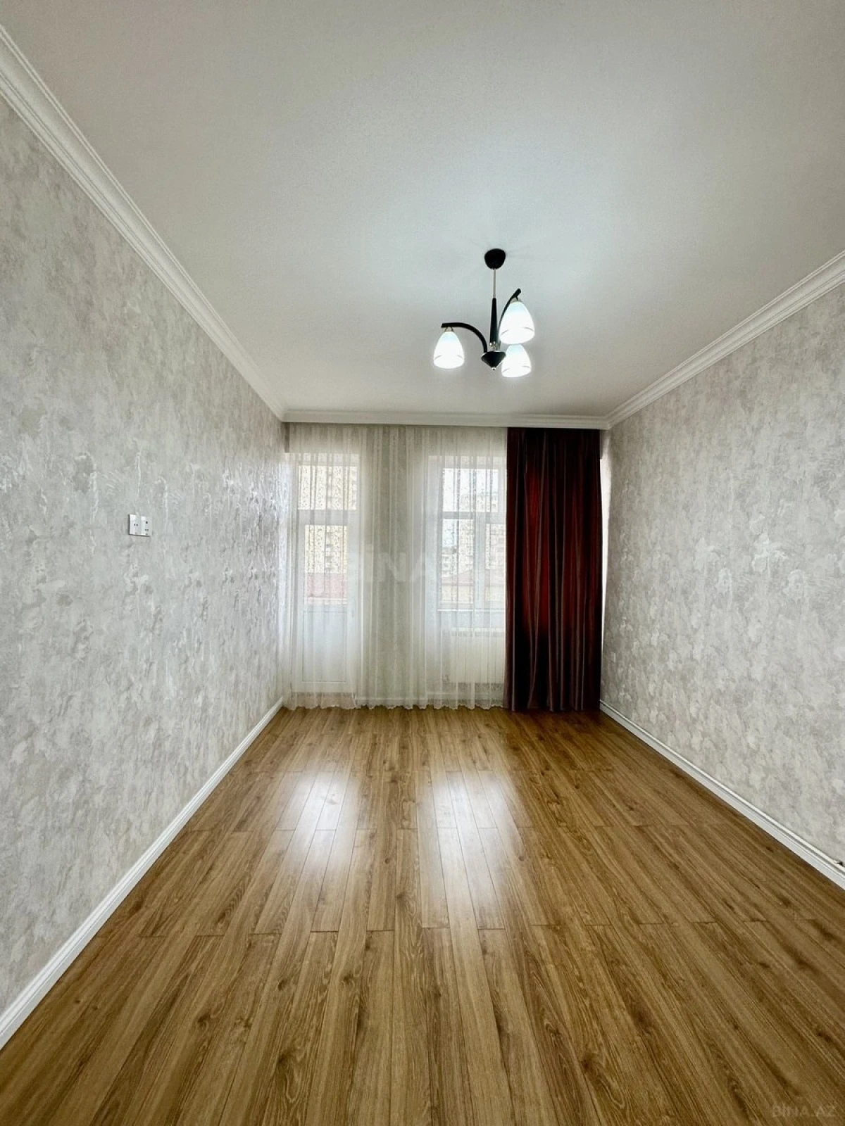 Satılır 3 otaqlı mənzil 105 m²