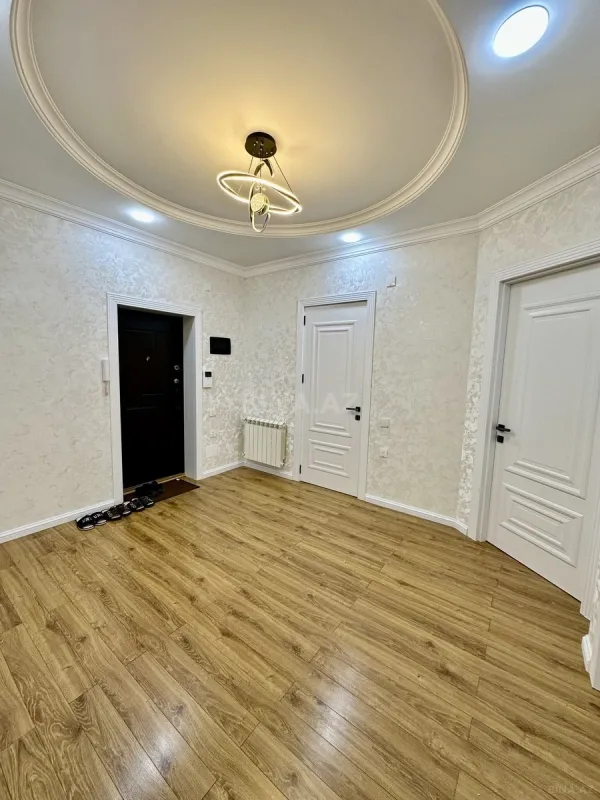 Satılır 3 otaqlı mənzil 105 m²