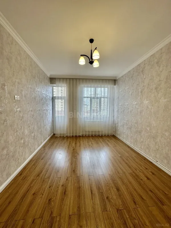 Satılır 3 otaqlı mənzil 105 m²