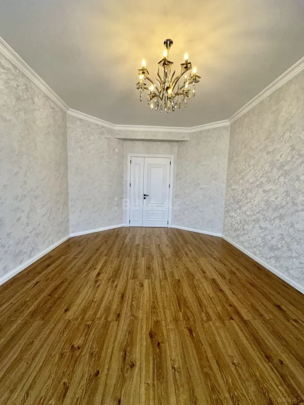 Satılır 3 otaqlı mənzil 105 m²