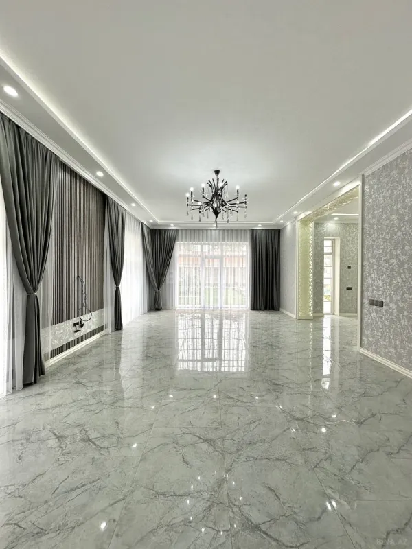 Satılır 5 otaqlı həyət evi 300 m²