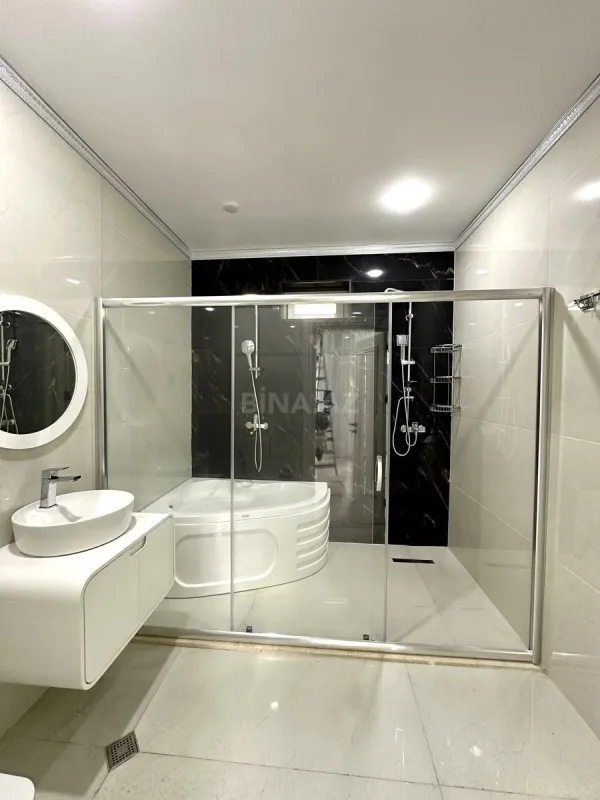 Satılır 5 otaqlı həyət evi 300 m²