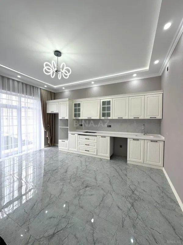 Satılır 5 otaqlı həyət evi 300 m²
