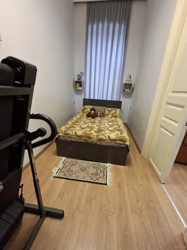 Satılır 4 otaqlı mənzil 105 m²