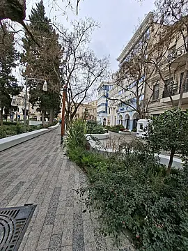 Satılır 4 otaqlı mənzil 105 m²