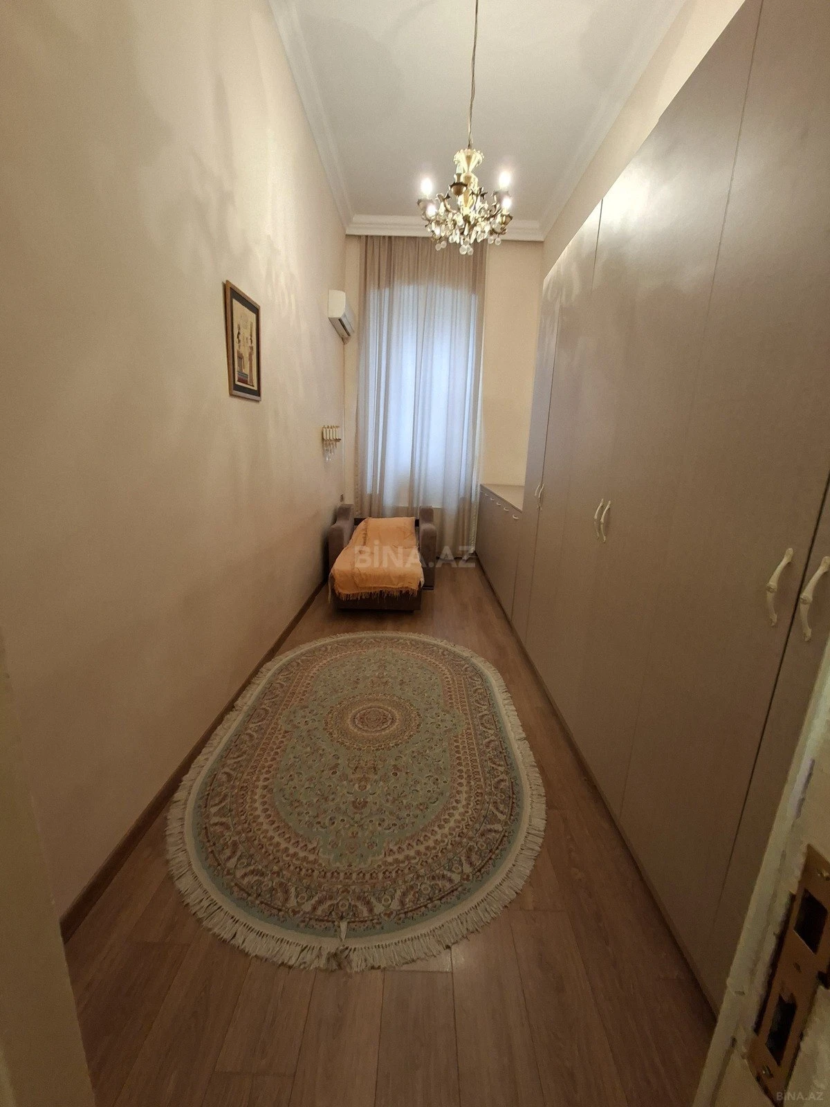 Satılır 4 otaqlı mənzil 105 m²