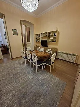 Satılır 4 otaqlı mənzil 105 m²