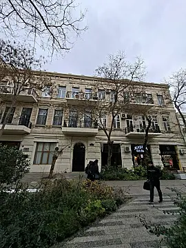 Satılır 4 otaqlı mənzil 105 m² — Bakı, Sahil qəs. 4 otaq 105.00 m²