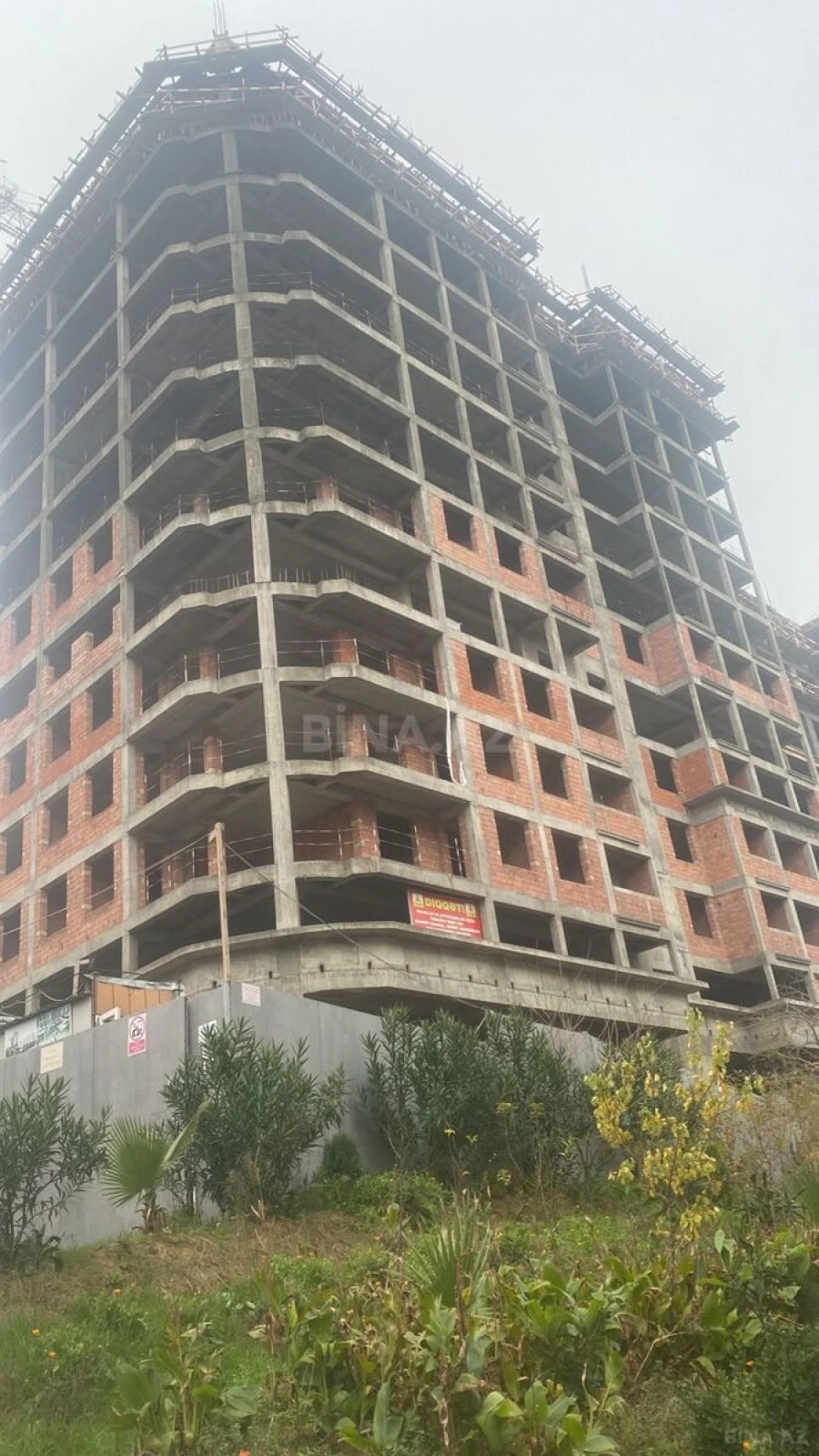 Satılır 3 otaqlı mənzil 141 m²