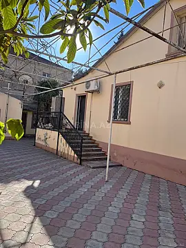 Satılır həyət evi 170 m² — Bakı, Nəsimi 170.00 m²