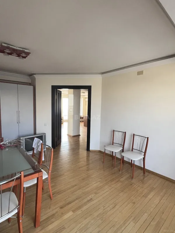 Satılır 3 otaqlı mənzil 120 m²