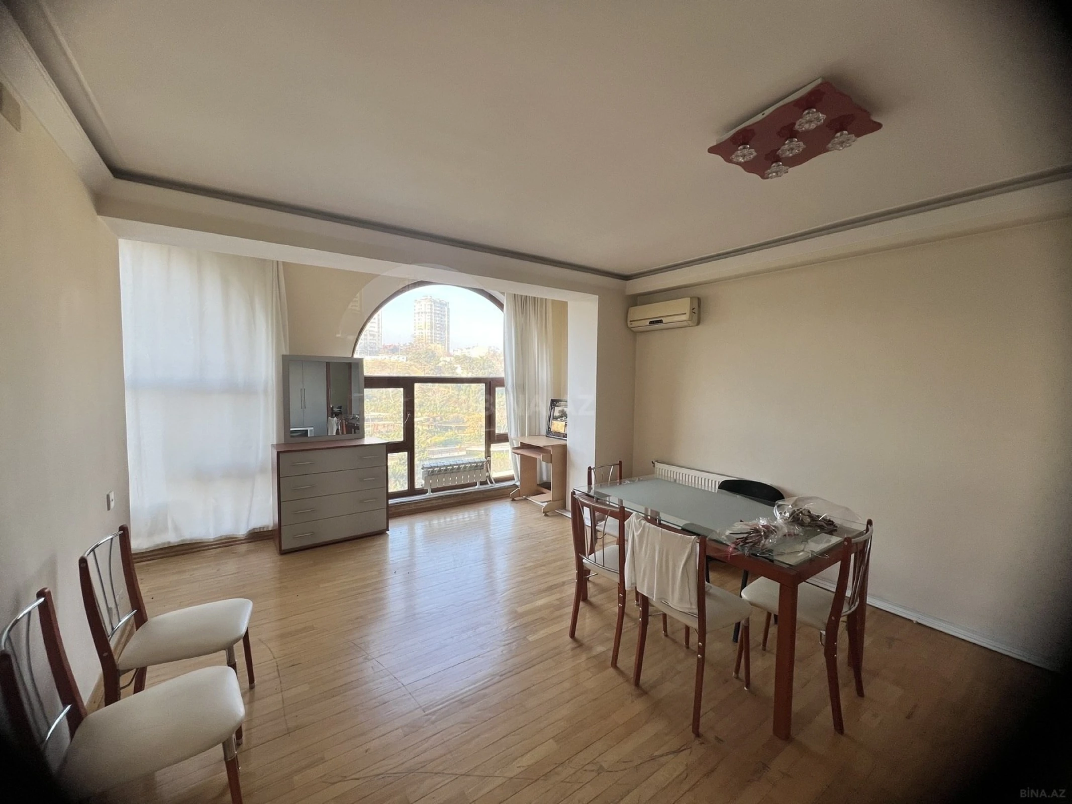Satılır 3 otaqlı mənzil 120 m²