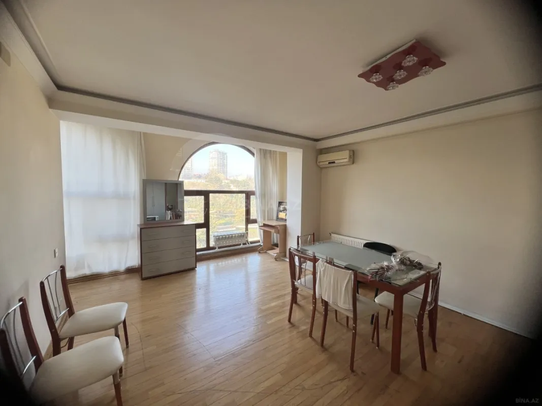 Satılır 3 otaqlı mənzil 120 m²