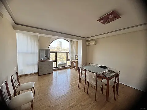 Satılır 3 otaqlı mənzil 120 m²