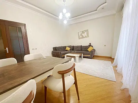Kirayə verilir 2 otaqlı mənzil 100 m²