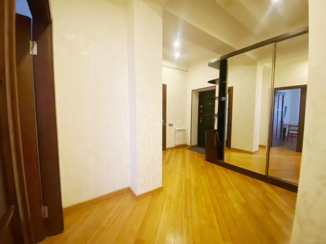 Kirayə verilir 2 otaqlı mənzil 100 m²