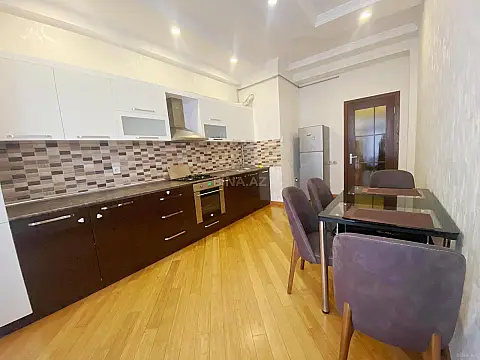 Kirayə verilir 2 otaqlı mənzil 100 m²